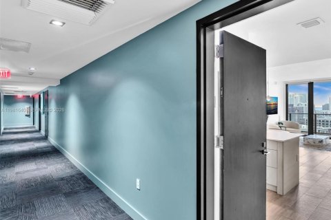 Condo in Miami, Florida, 2 bedrooms  № 2043153 - photo 3