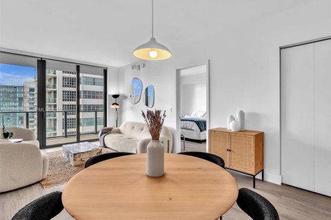 Condo in Miami, Florida, 2 bedrooms  № 2043153 - photo 24