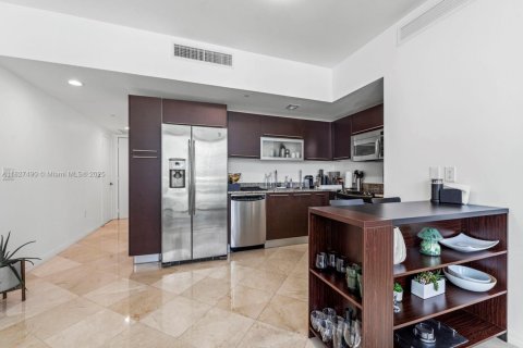 Condo in Miami, Florida, 2 bedrooms  № 1798927 - photo 5