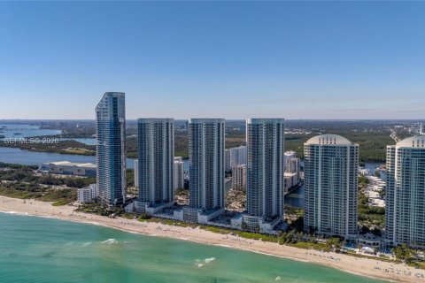 Copropriété à louer à Sunny Isles Beach, Floride: 3 chambres, 195.65 m2 № 1998129 - photo 18