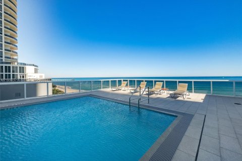 Copropriété à louer à Sunny Isles Beach, Floride: 3 chambres, 195.65 m2 № 1998129 - photo 15