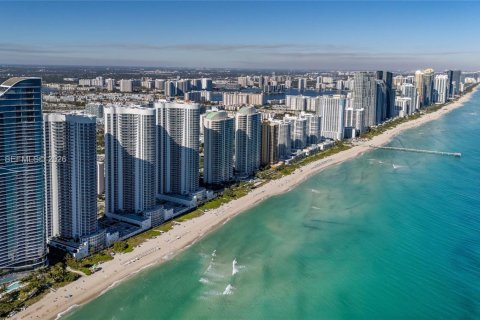 Copropriété à louer à Sunny Isles Beach, Floride: 3 chambres, 195.65 m2 № 1998129 - photo 22