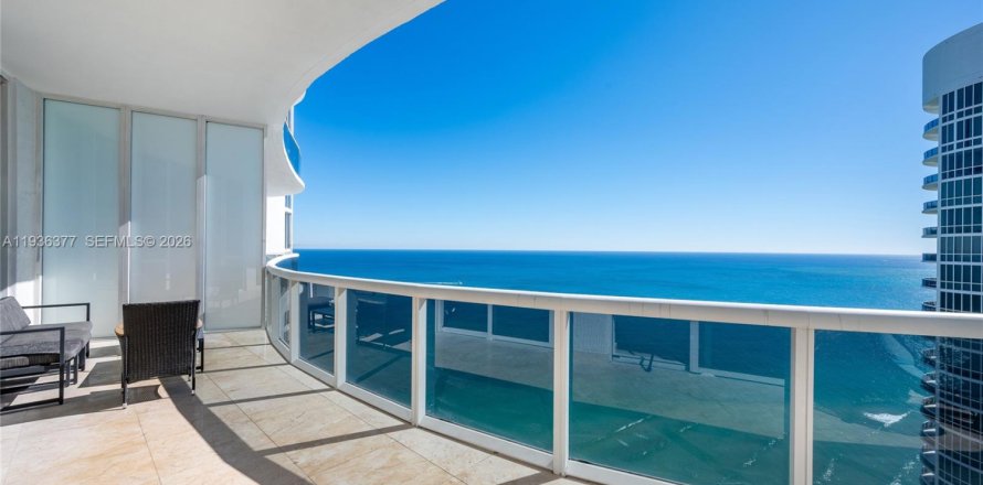 Condo à Sunny Isles Beach, Floride, 3 chambres  № 1998129