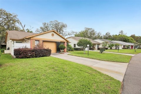 House in New Port Richey, Florida 3 bedrooms, 125.33 sq.m. № 2237347