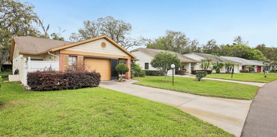 Casa en New Port Richey, Florida 3 dormitorios, 125.33 m2 № 2237347