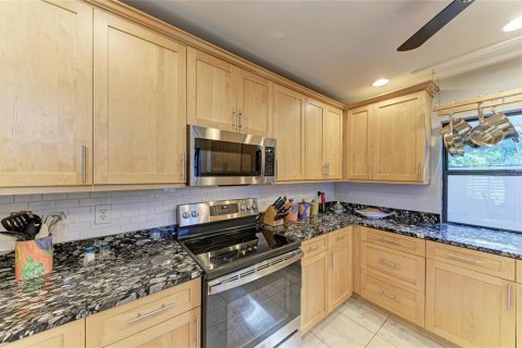 House in Bradenton, Florida 3 bedrooms, 153.29 sq.m. № 2103113 - photo 14