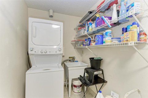 House in Bradenton, Florida 3 bedrooms, 153.29 sq.m. № 2103113 - photo 26