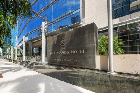 Condominio en venta en Miami, Florida, 1 dormitorio, 91.32 m2 № 1978521 - foto 2