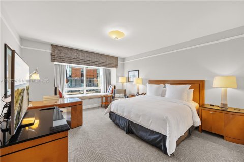 Condominio en venta en Miami, Florida, 1 dormitorio, 91.32 m2 № 1978521 - foto 14
