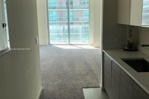 Condominio en alquiler en Miami, Florida, 49.24 m2 № 2071146 - foto 5