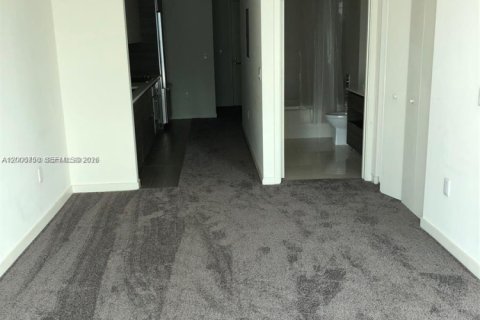 Condominio en alquiler en Miami, Florida, 49.24 m2 № 2071146 - foto 4