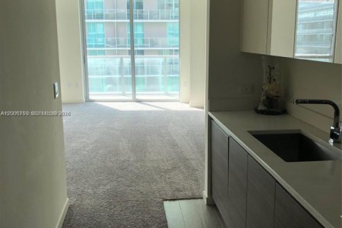 Condominio en alquiler en Miami, Florida, 49.24 m2 № 2071146 - foto 3