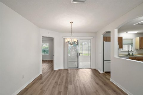 House in The Villages, Florida 2 bedrooms, 106.65 sq.m. № 1437960 - photo 8