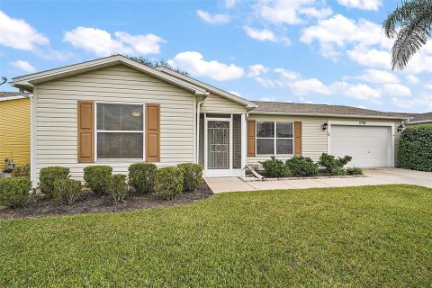 House in The Villages, Florida 2 bedrooms, 106.65 sq.m. № 1437960 - photo 2