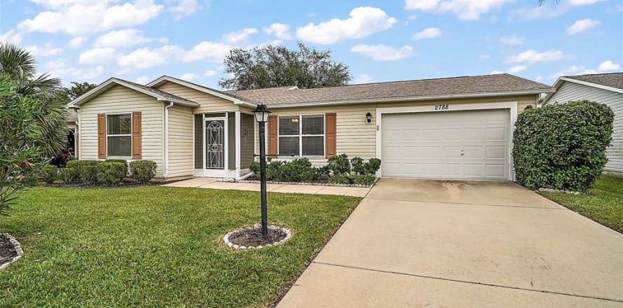 House in The Villages, Florida 2 bedrooms, 106.65 sq.m. № 1437960
