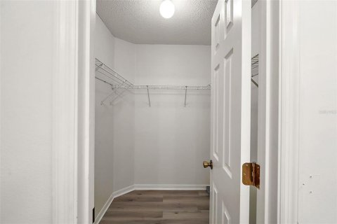 House in The Villages, Florida 2 bedrooms, 106.65 sq.m. № 1437960 - photo 18