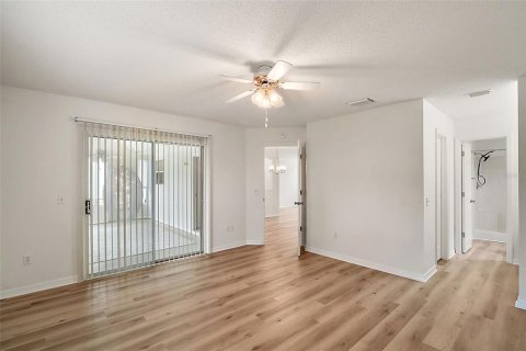 House in The Villages, Florida 2 bedrooms, 106.65 sq.m. № 1437960 - photo 15