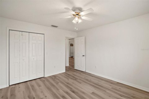 House in The Villages, Florida 2 bedrooms, 106.65 sq.m. № 1437960 - photo 20