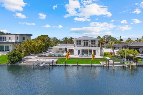 House in Sarasota, Florida 4 bedrooms, 386.57 sq.m. № 2215916