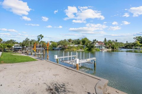 House in Sarasota, Florida 4 bedrooms, 386.57 sq.m. № 2215916 - photo 17