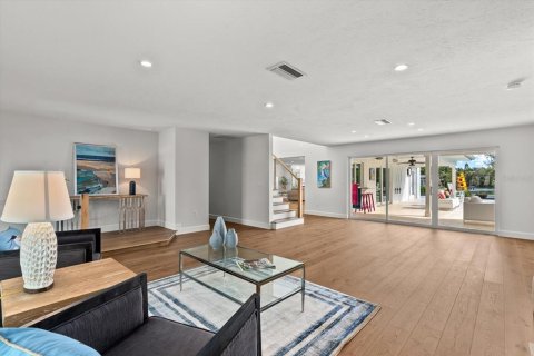 House in Sarasota, Florida 4 bedrooms, 386.57 sq.m. № 2215916 - photo 22