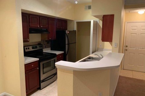 Condo in Orlando, Florida, 2 bedrooms  № 1885411 - photo 2