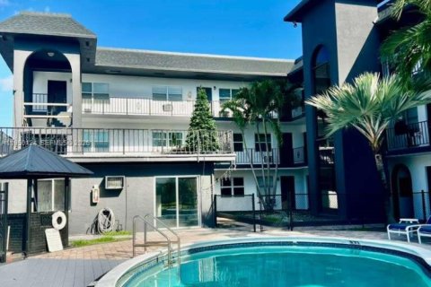 Снять в аренду кондоминиум в Форт-Лодердейл, Флорида 1 спальня, 69.68м2, № 2005753 - фото 2