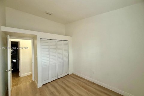 Townhouse in Hialeah, Florida 3 bedrooms, 101.54 sq.m. № 2040512 - photo 9