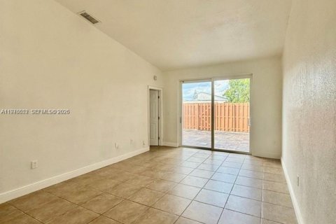 Townhouse in Hialeah, Florida 3 bedrooms, 101.54 sq.m. № 2040512 - photo 6