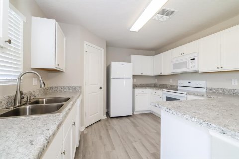 Casa en venta en Poinciana, Florida, 4 dormitorios, 156.17 m2 № 2419188 - foto 5