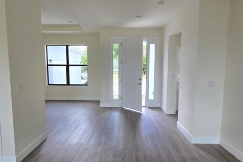 House in Palm Bay, Florida 4 bedrooms, 209.03 sq.m. № 1630989 - photo 11