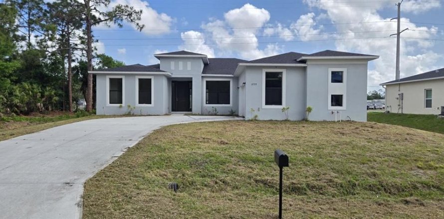 House in Palm Bay, Florida 4 bedrooms, 209.03 sq.m. № 1630989