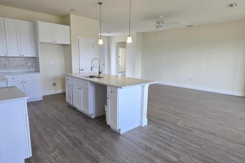 House in Palm Bay, Florida 4 bedrooms, 209.03 sq.m. № 1630989 - photo 3
