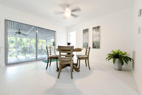 Casa en venta en Coral Springs, Florida, 4 dormitorios, 185.71 m2 № 1988336 - foto 9
