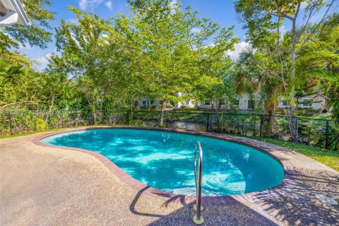 Casa en venta en Coral Springs, Florida, 4 dormitorios, 185.71 m2 № 1988336 - foto 18