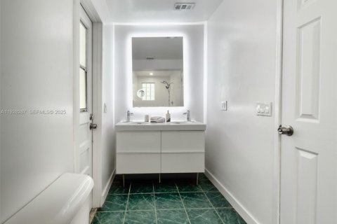 Casa en venta en Coral Springs, Florida, 4 dormitorios, 185.71 m2 № 1988336 - foto 16