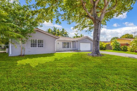 Casa en venta en Coral Springs, Florida, 4 dormitorios, 185.71 m2 № 1988336 - foto 17