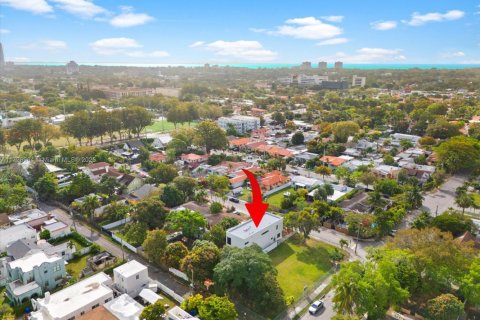 House in Miami, Florida 5 bedrooms № 1812296 - photo 13