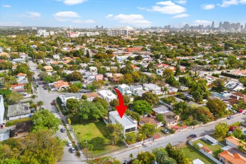 House in Miami, Florida 5 bedrooms № 1812296 - photo 12