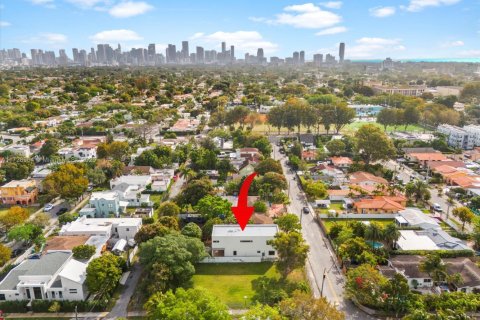 House in Miami, Florida 5 bedrooms № 1812296 - photo 14