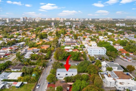 House in Miami, Florida 5 bedrooms № 1812296 - photo 15