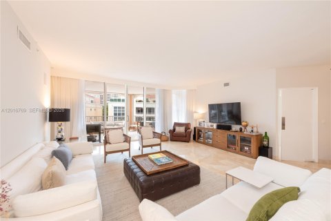 Condo in Key Biscayne, Florida, 3 bedrooms  № 2185802 - photo 12