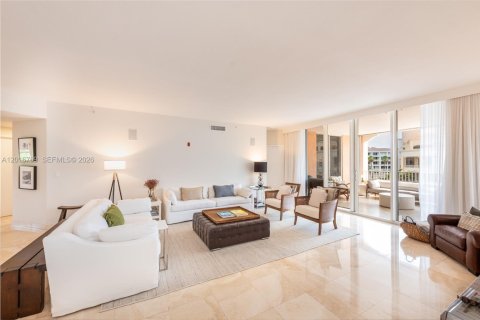 Condo in Key Biscayne, Florida, 3 bedrooms  № 2185802 - photo 11
