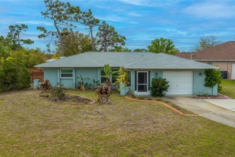 House in Englewood, Florida 2 bedrooms, 117.34 sq.m. № 2141958