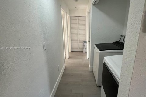 House in Homestead, Florida 3 bedrooms, 164.34 sq.m. № 1984438 - photo 14