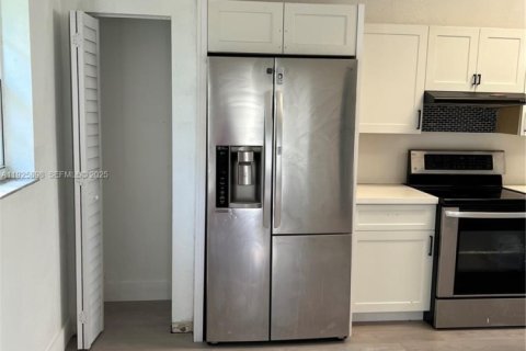 House in Homestead, Florida 3 bedrooms, 164.34 sq.m. № 1984438 - photo 21