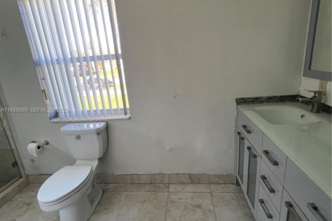 House in Homestead, Florida 3 bedrooms, 164.34 sq.m. № 1984438 - photo 7