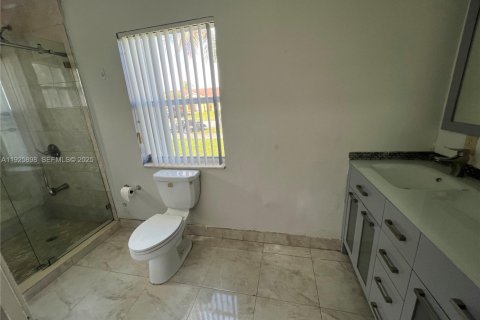 House in Homestead, Florida 3 bedrooms, 164.34 sq.m. № 1984438 - photo 17