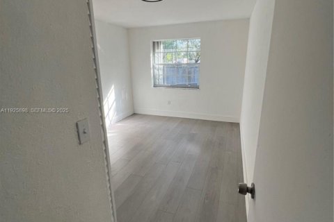 House in Homestead, Florida 3 bedrooms, 164.34 sq.m. № 1984438 - photo 13