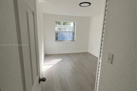 House in Homestead, Florida 3 bedrooms, 164.34 sq.m. № 1984438 - photo 12